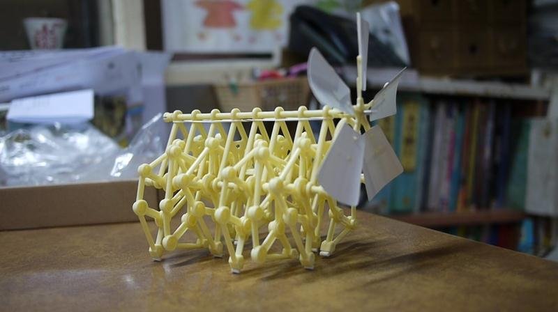 Wind Powered Mini Strandbeest Kit