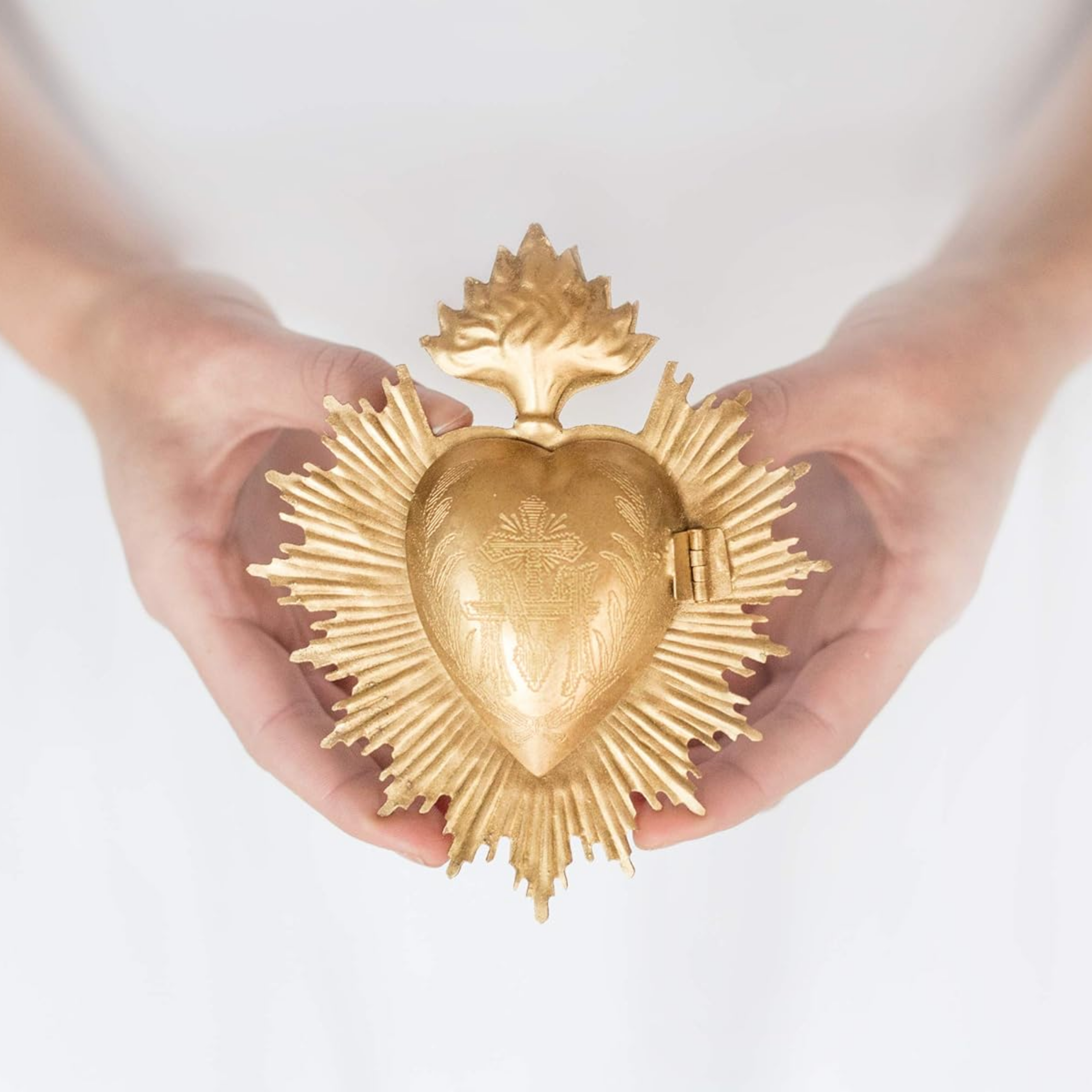 Sacred Heart, Metal Heart Milagro, Gold Heart Box, Ex Voto - Horizon Bliss