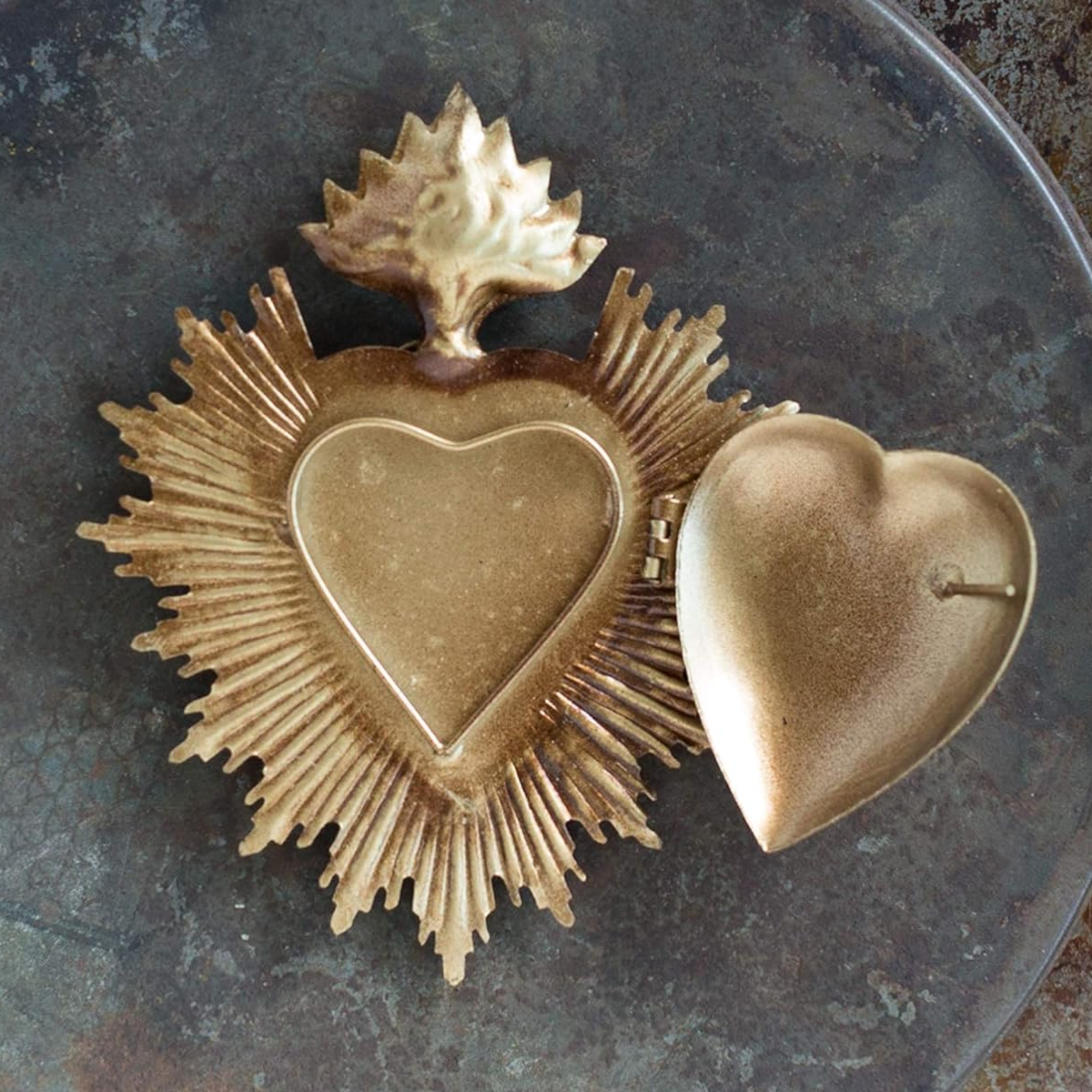 Sacred Heart, Metal Heart Milagro, Gold Heart Box, Ex Voto - Horizon Bliss