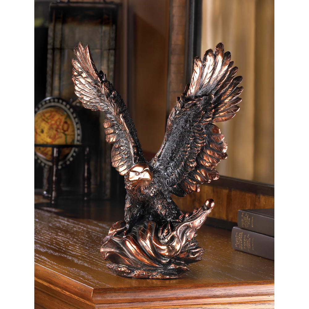 Eagle in flight statue - Horizon Bliss