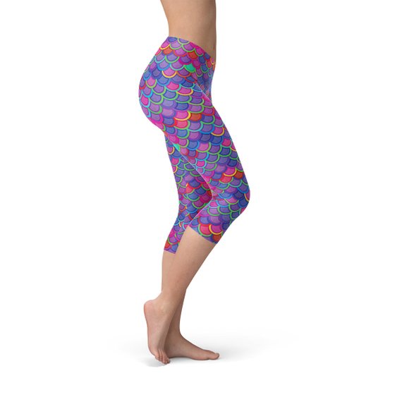 Womens Purple Pink Mermaid Capri Leggings - Horizon Bliss