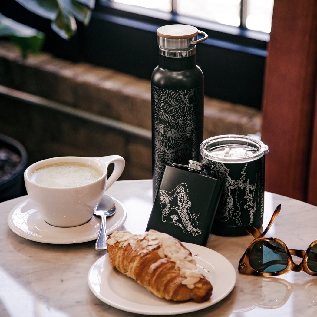 New York - New York Map Bottle with Bamboo Top in Matte Black