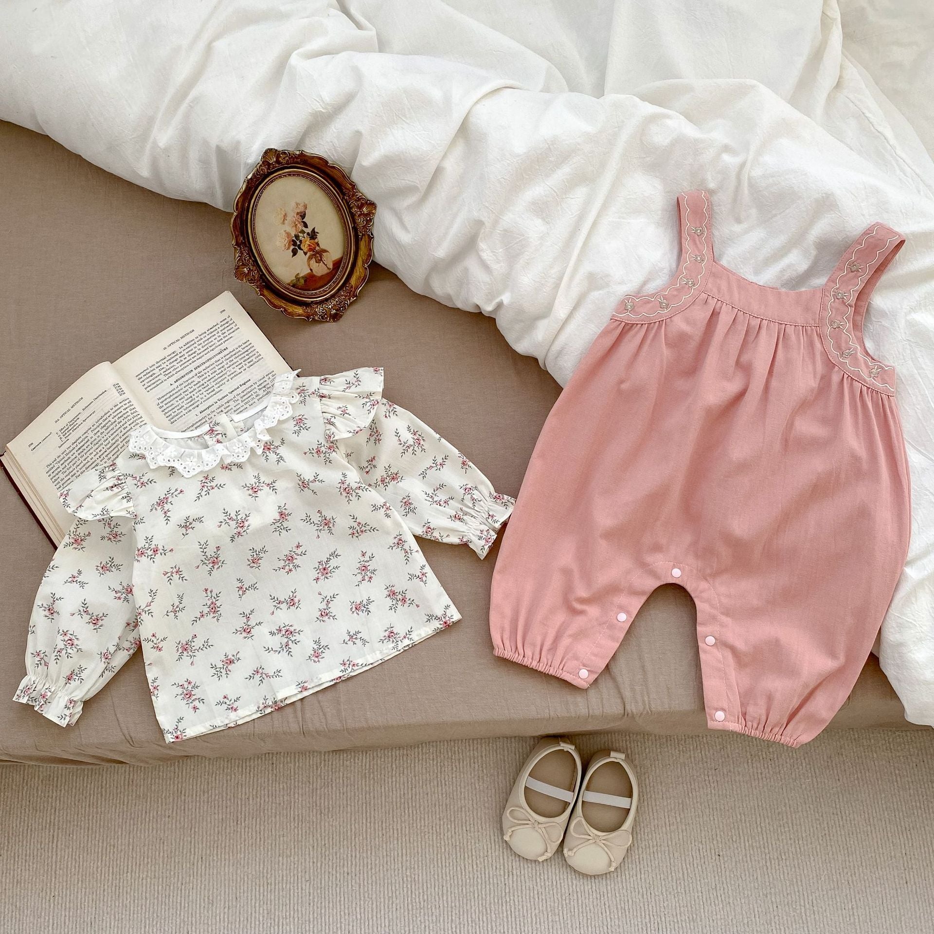 Floral Pattern Blouses With Pink Overalls Sets